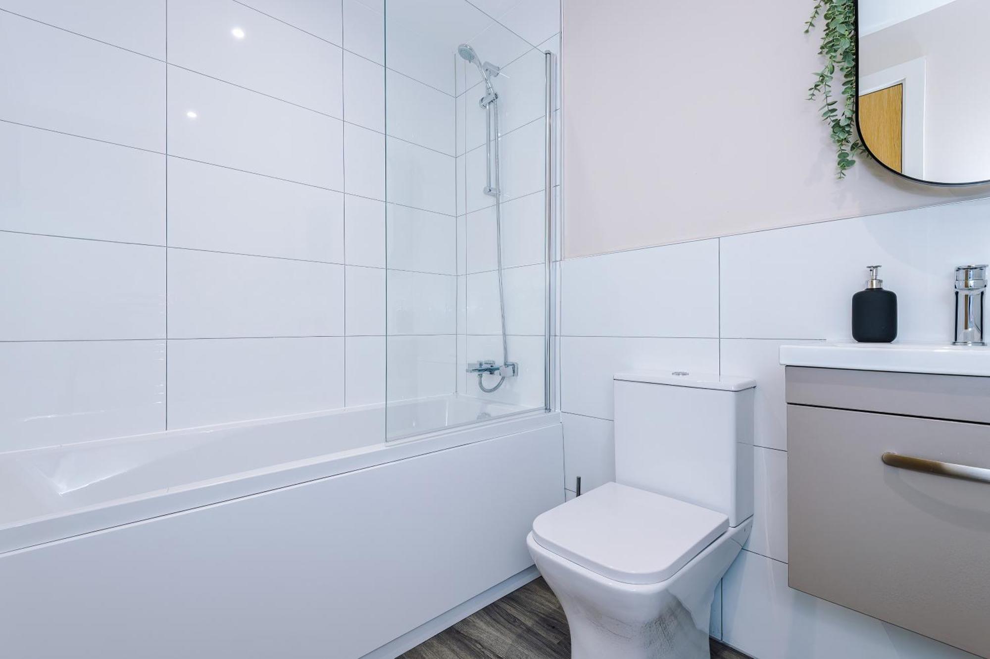 Deluxe New Build 2 Bedroom 2 Bathroom Apartment - Free Secure Parking Манчестер Экстерьер фото