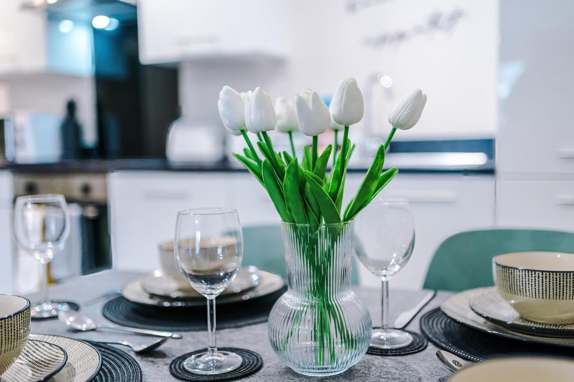 Deluxe New Build 2 Bedroom 2 Bathroom Apartment - Free Secure Parking Манчестер Экстерьер фото